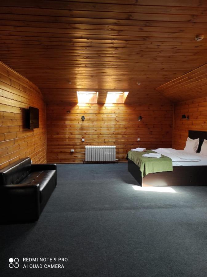 Pride Hotel Taraz Eksteriør billede