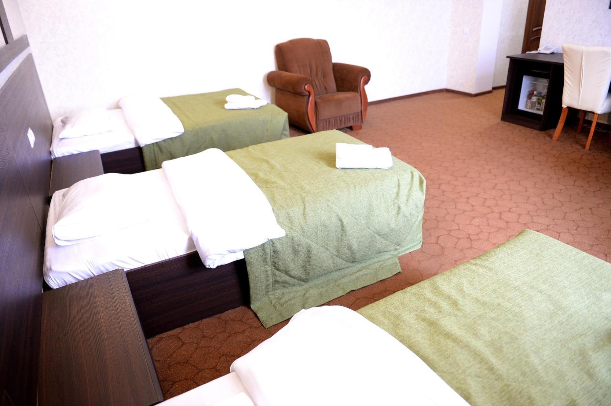 Pride Hotel Taraz Eksteriør billede
