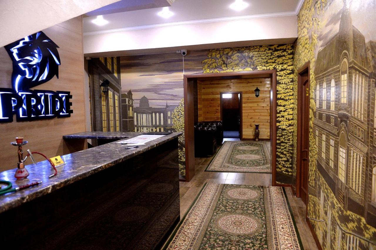Pride Hotel Taraz Eksteriør billede